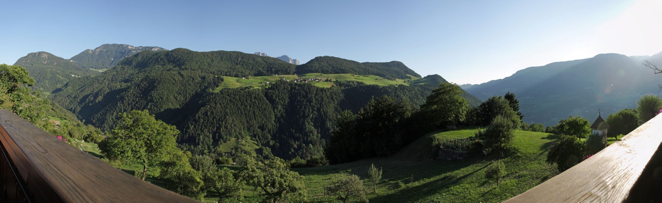 Panoramablick vom Balkon